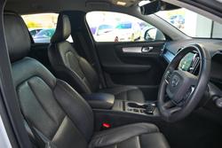 2020 Volvo XC40 T4 Momentum