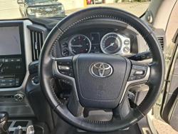 2017 Toyota Landcruiser VX