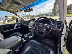 2017 Toyota Landcruiser VX