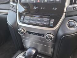 2017 Toyota Landcruiser VX