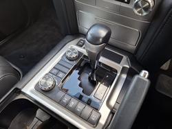 2017 Toyota Landcruiser VX