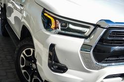 2022 Toyota Hilux SR5