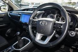 2022 Toyota Hilux SR5