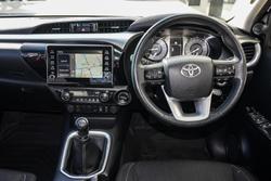 2022 Toyota Hilux SR5