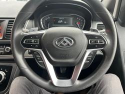 2022 LDV G10 +