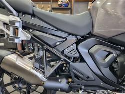 2026 BMW Motorrad R 1300 GS Adventure Triple Black BLACK STORM METALLIC