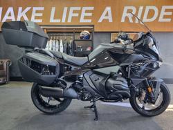 BMW Motorrad R 1300 RT Triple Black
