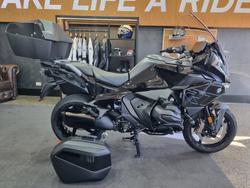 2026 BMW Motorrad R 1300 RT TRIPLE BLACK BLACK STORM METALLIC