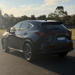 2026 Lexus NX 450h+ Luxury