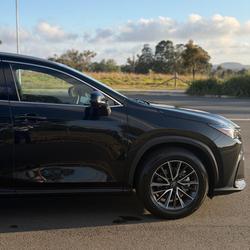2026 Lexus NX 450h+ Luxury