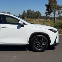 2026 Lexus NX 450h+ Luxury