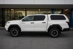 2025 Toyota Hilux SR5