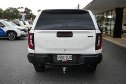2025 Toyota Hilux SR5