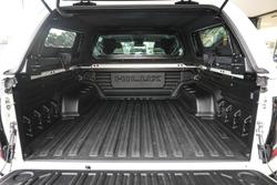 2025 Toyota Hilux SR5