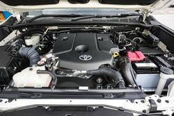 2025 Toyota Hilux SR5