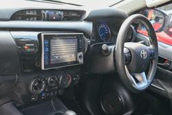 2019 Toyota Hilux SR