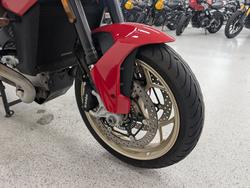 2023 MOTO GUZZI V100 MANDELLO Red