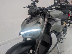2024 DUCATI STREETFIGHTER V2 Green