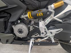 2024 DUCATI STREETFIGHTER V2 Green