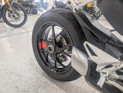 2024 DUCATI STREETFIGHTER V2 Green