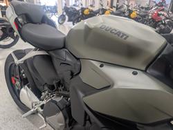 2024 DUCATI STREETFIGHTER V2 Green