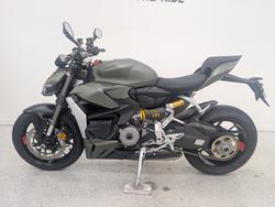 2024 DUCATI STREETFIGHTER V2 Green