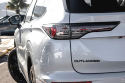 2026 Mitsubishi Outlander Black Edition