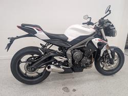 2022 Triumph STREET TRIPLE S 660 LAMS White