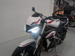 2022 Triumph STREET TRIPLE S 660 LAMS White