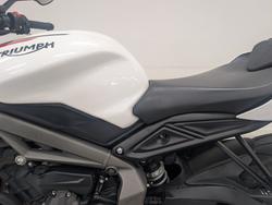 2022 Triumph STREET TRIPLE S 660 LAMS White