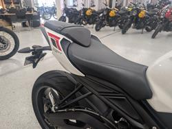 2022 Triumph STREET TRIPLE S 660 LAMS White