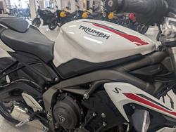 2022 Triumph STREET TRIPLE S 660 LAMS White