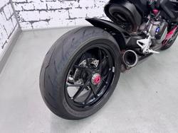 2024 Ducati Streetfighter V2 Streetfighter Red