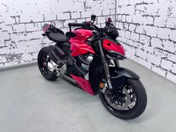 2024 Ducati Streetfighter V2 Streetfighter Red