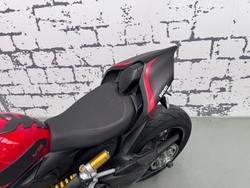 2024 Ducati Streetfighter V2 Streetfighter Red