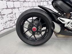 2024 Ducati Streetfighter V2 Streetfighter Red