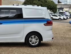 2022 LDV G10 +