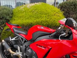 2015 Honda CBR1000RA (FIREBLADE) ABS Red