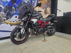 2025 Kawasaki Z900 (ZR900) RED