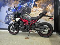 2025 Kawasaki Z900 (ZR900) RED