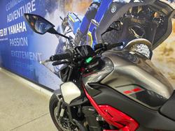 2025 Kawasaki Z900 (ZR900) RED