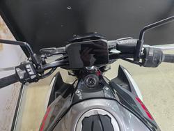 2025 Kawasaki Z900 (ZR900) RED