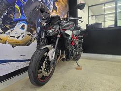 2025 Kawasaki Z900 (ZR900) RED