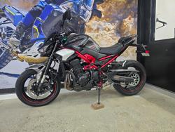 2025 Kawasaki Z900 (ZR900) RED