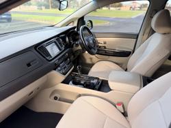2015 Kia Carnival Si