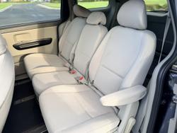 2015 Kia Carnival Si