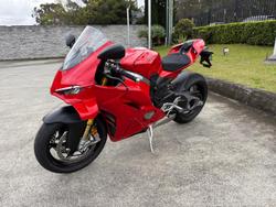 2025 Ducati Panigale V4 S