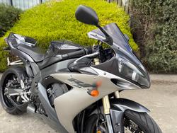 2004 Yamaha YZF-R1 Black