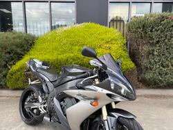 2004 Yamaha YZF-R1 Black