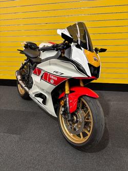 2022 Yamaha YZF-R7LA White